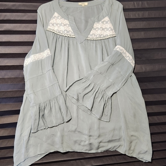 Kori America Green Bell Sleeve Lace Crochet Details Size L Asymmetrical Boho - Picture 1 of 10